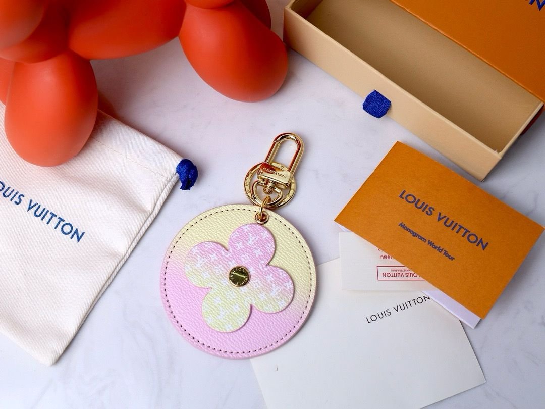 Louis Vuitton LV  Bag Charm Key Holder - Louis Vuitton Charm | Aleppo Gift UAE